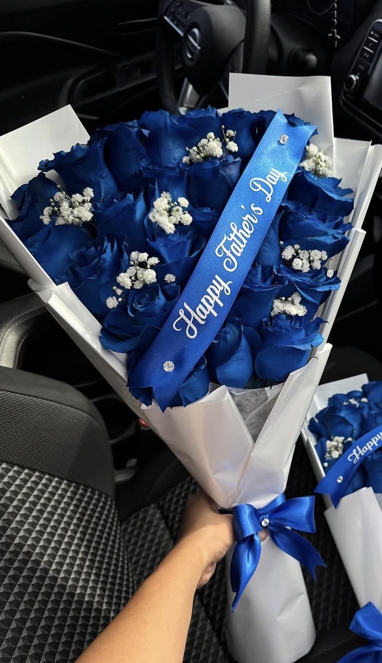 Father's Day blue rose bouquet
